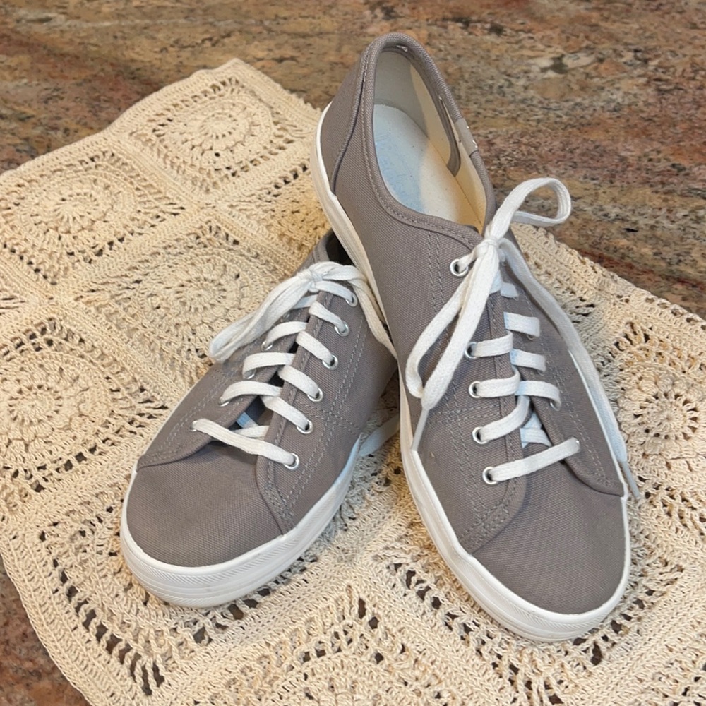 Keds gently worn. 8.5 size
